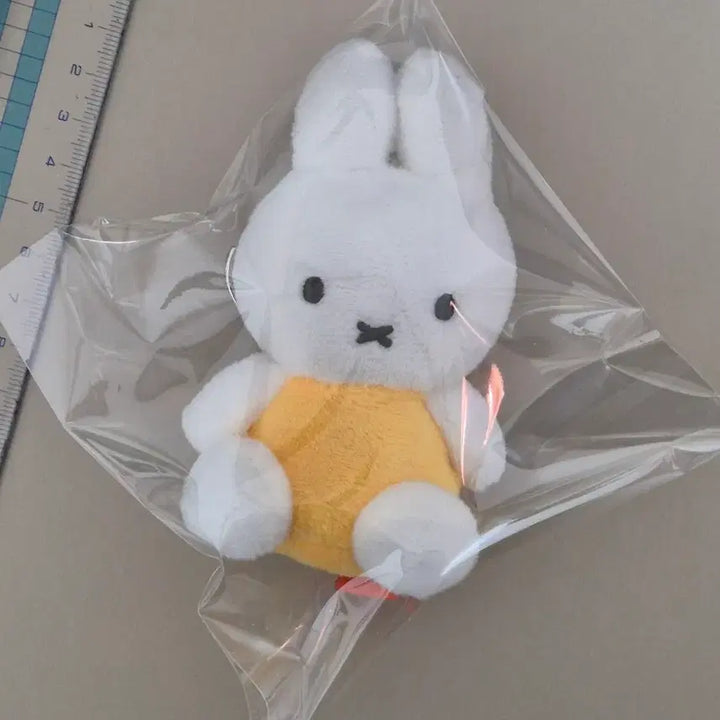 [BUNJANG] Miffy Yellow Plush Keychain / 미피 노랑 인형 키링