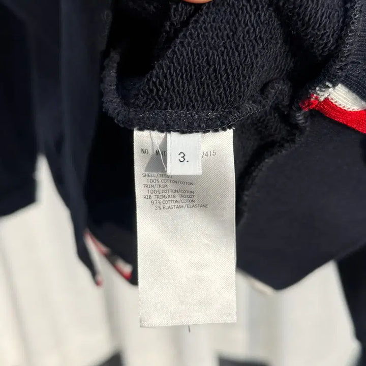 [SOLD OUT] 톰브라운 백삼선 맨투맨 MJT085A