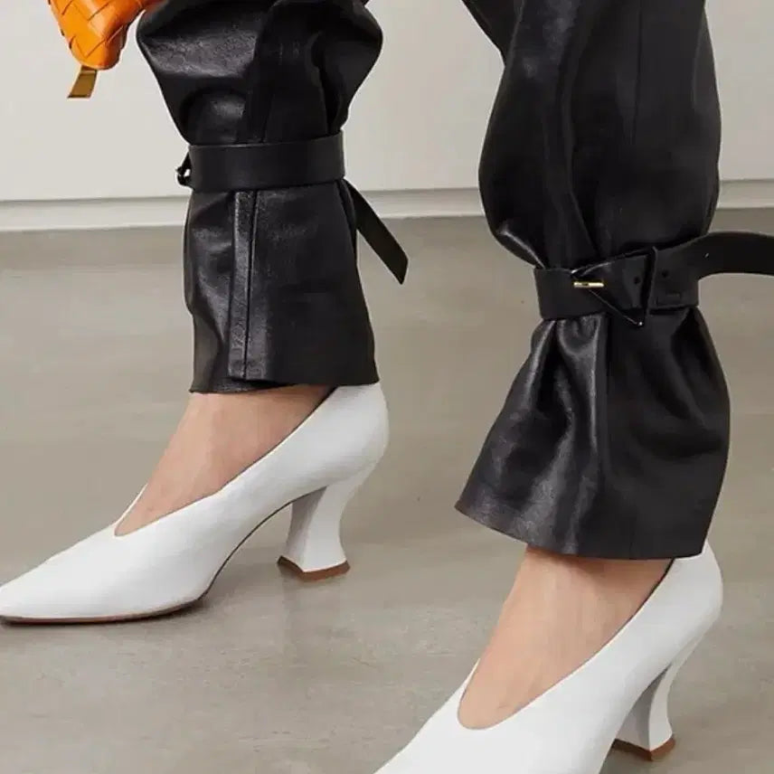 [BUNJANG] Bottega Veneta Almond Pump Heels (250 Size) / 보테가베네타 아몬드 펌프힐(250사이즈)