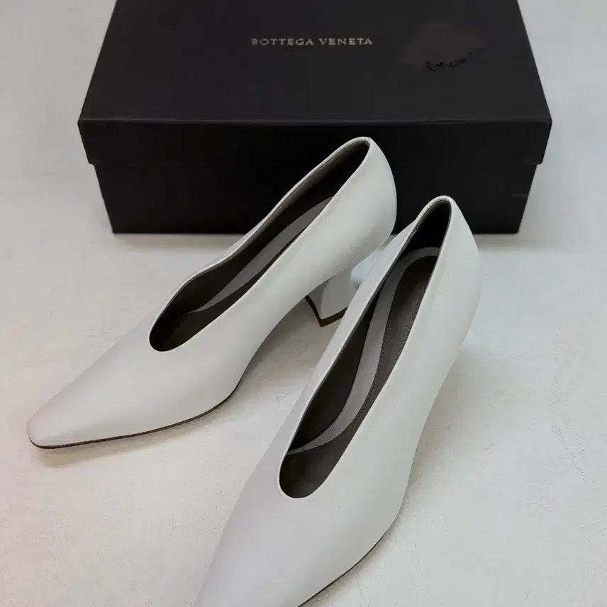 [BUNJANG] Bottega Veneta Almond Pump Heels (250 Size) / 보테가베네타 아몬드 펌프힐(250사이즈)