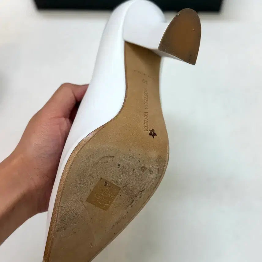 [BUNJANG] Bottega Veneta Almond Pump Heels (250 Size) / 보테가베네타 아몬드 펌프힐(250사이즈)