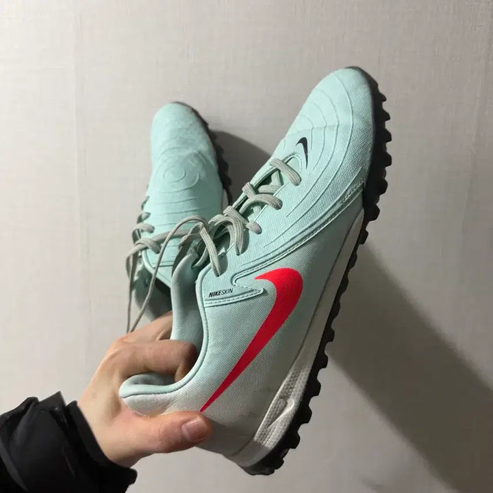 [BUNJANG] Nike Phantom GX 2 Academy TF Futsal Shoes / 나이키 팬텀 GX 2 아카데미 TF  풋살화240