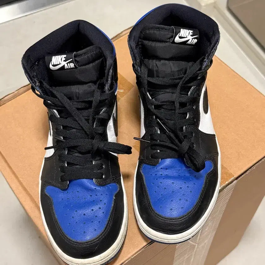 [BUNJANG] Nike Air Jordan 1 High Royal Blue Sneakers / 나이키 에어 조던 1 하이 로얄 블루 280