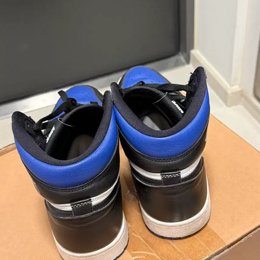 [BUNJANG] Nike Air Jordan 1 High Royal Blue Sneakers / 나이키 에어 조던 1 하이 로얄 블루 280
