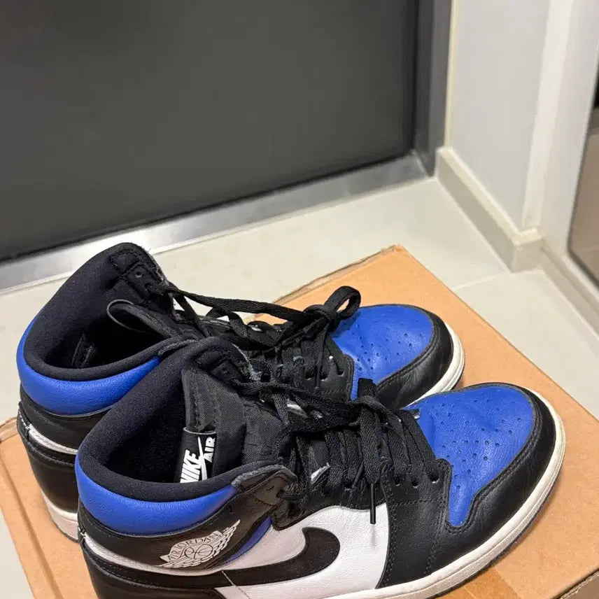 [BUNJANG] Nike Air Jordan 1 High Royal Blue Sneakers / 나이키 에어 조던 1 하이 로얄 블루 280