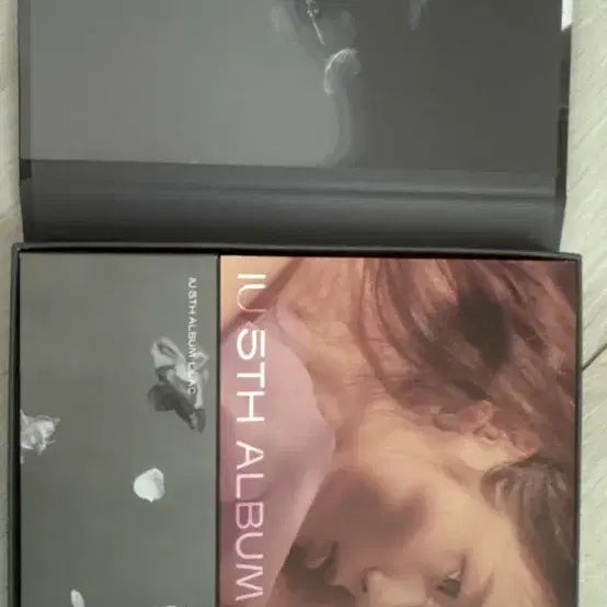[BUNJANG] IU [Lilac] Album (Black) / 아이유 오집앨범 블랙