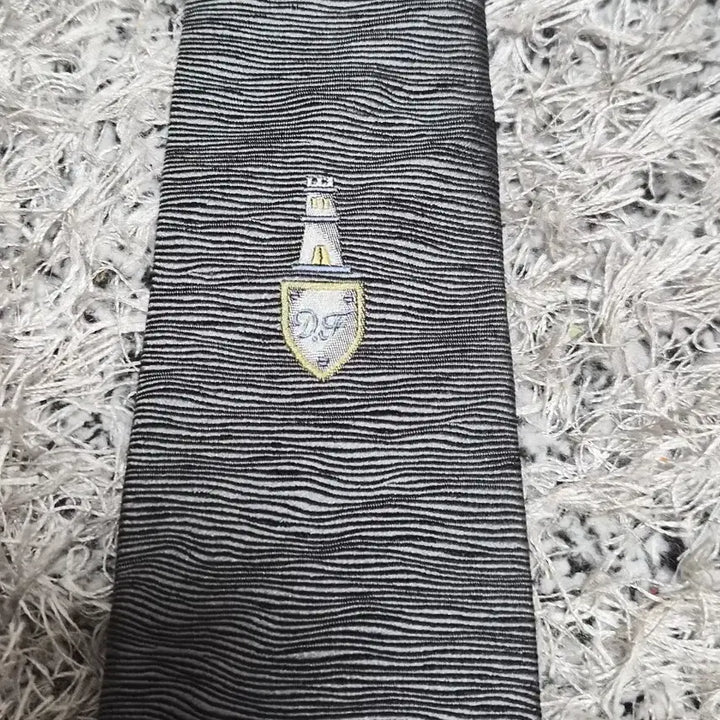 [BUNJANG] Dominique France Vintage Chandelier Pattern Tie / 도미니크프랑스 빈티지 샹들리에 패턴 넥타이 Free - N46