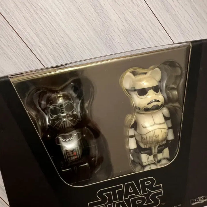 [BUNJANG] Medicom Toy Bearbrick Star Wars 2-Pack (Darth Vader &amp; Stormtrooper) 100% / 메디콤토이 베어브릭 스타워즈 2팩 (다스베이더 &amp; 스톰트루퍼)