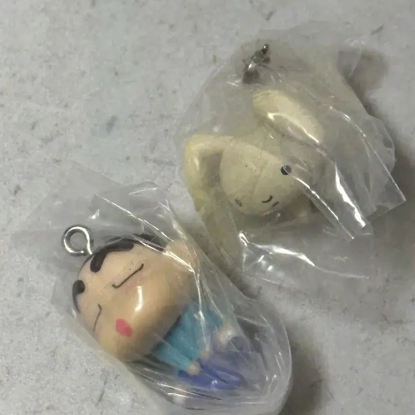 [BUNJANG] Shin-chan Crayon Shin-chan Rabbit Gacha 2-Set Bundle (Sealed) / [미개봉 새 상품] 짱구 대롱 가챠 2종 일괄 짱구 토끼