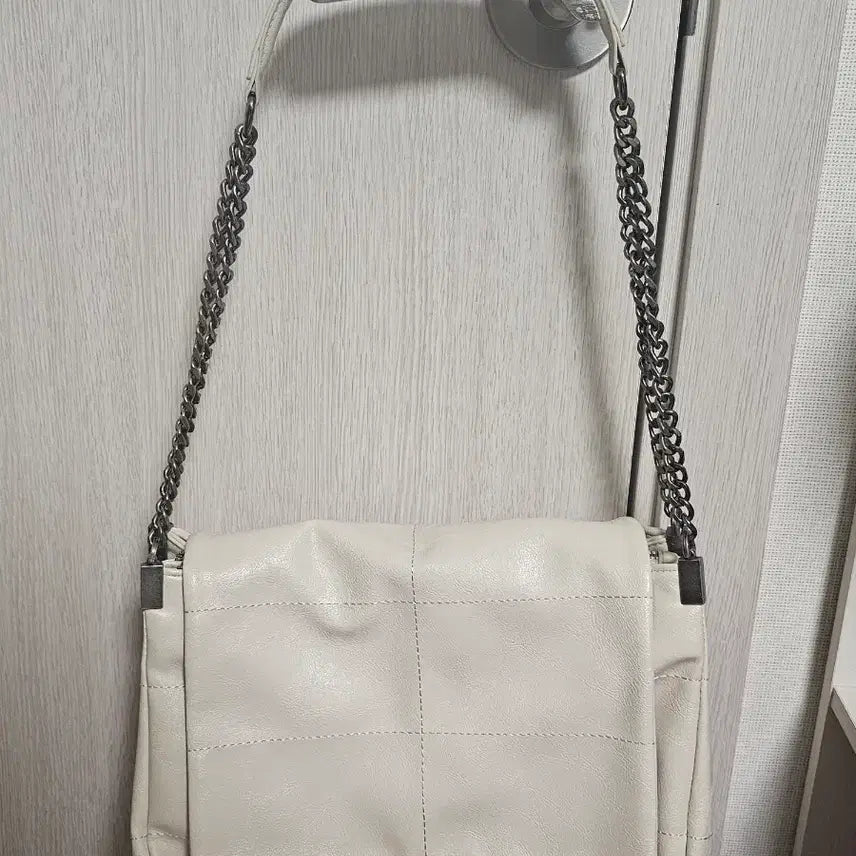 [BUNJANG] ZARA Yuna Bag White Shoulder Bag / 자라 락플랩 숄더백 유나백 화이트 판매