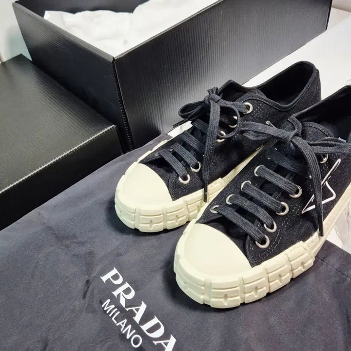 [BUNJANG] Prada Gabardine Triangle Logo Sneakers / (정품) 프라다 개버딘 삼각로고 스니커즈 운동화 39.5