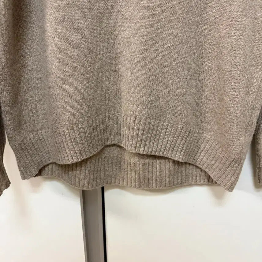 [BUNJANG] Massimo Dutti Cashmere Wool Shoulder Button Knit Beige Turtleneck Sweater / 마시모두띠 캐시미어 울 숄더버튼 니트 베이지 반목 폴라 터틀넥스웨터금장