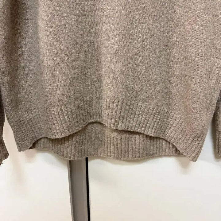 [BUNJANG] Massimo Dutti Cashmere Wool Shoulder Button Knit Beige Turtleneck Sweater / 마시모두띠 캐시미어 울 숄더버튼 니트 베이지 반목 폴라 터틀넥스웨터금장