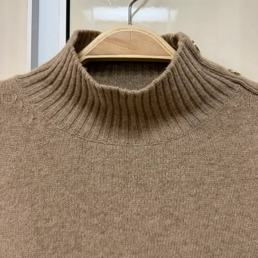 [BUNJANG] Massimo Dutti Cashmere Wool Shoulder Button Knit Beige Turtleneck Sweater / 마시모두띠 캐시미어 울 숄더버튼 니트 베이지 반목 폴라 터틀넥스웨터금장