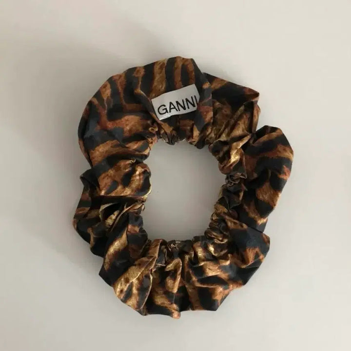 [BUNJANG] GANNI Leopard Scrunchie Hair Tie / GANNI 가니 호피 스크런치 곱창밴드 머리끈