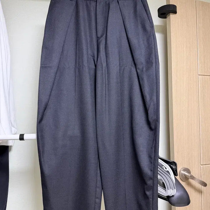 [BUNJANG] Ader Error Significant BK Tag Slacks Grey / [L] 아더에러 시그니피컨트 BK 태그 슬랙스 03 그레이