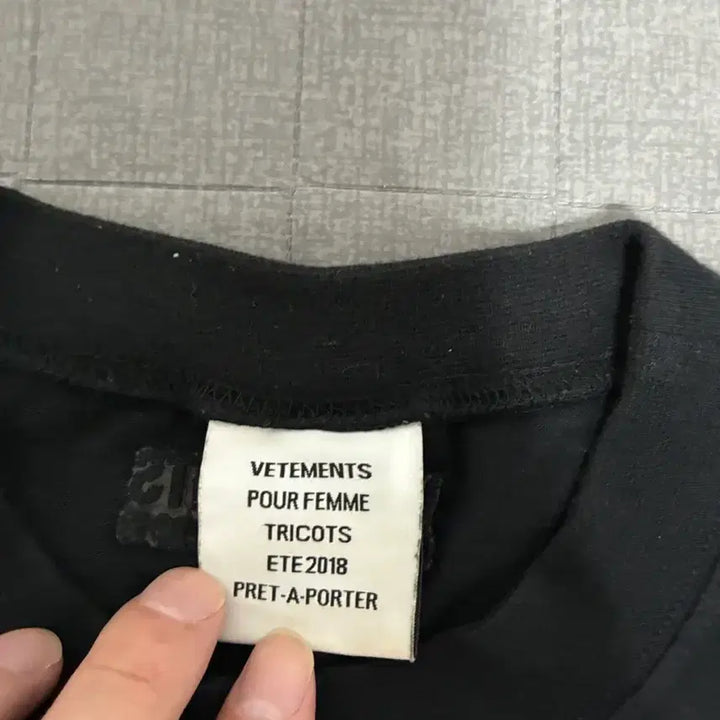 [BUNJANG] VETEMENTS Calendar Short Sleeve T-Shirt Black / [S] 베트멍 캘린더 반팔 티셔츠 블랙