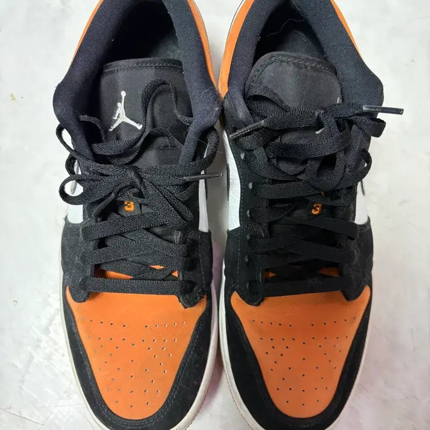 [BUNJANG] Nike Air Jordan 1 Low Shattered Backboard Sneakers (280mm) / 나이키 에어 조던1 로우 쉐터드 백보드 280