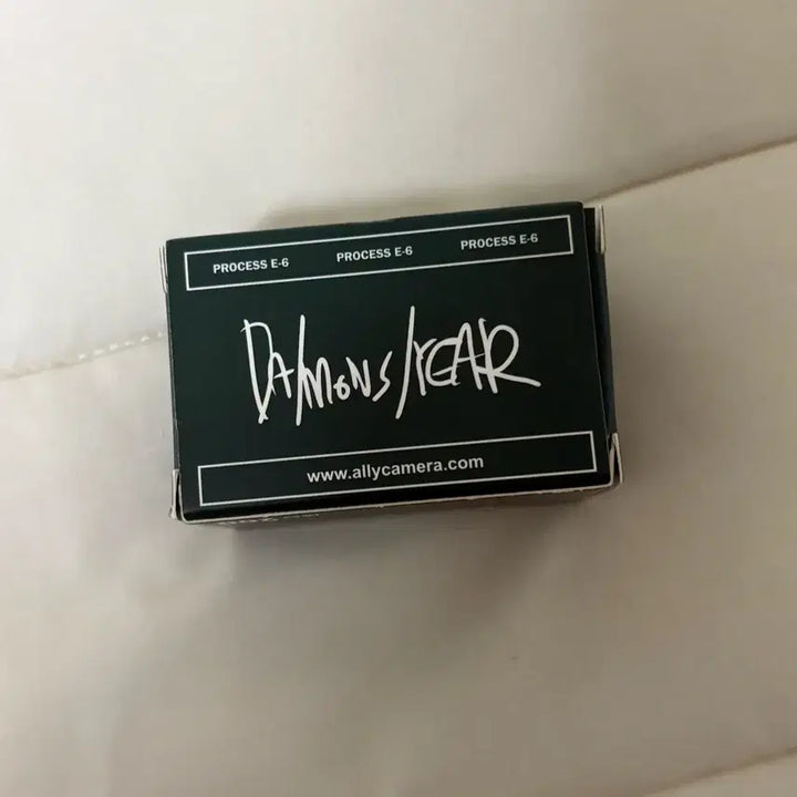 [SOLD OUT] 데이먼스 이어 사진전 한정 필름키링 (그린)