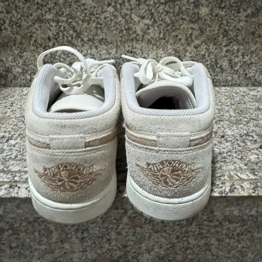 [BUNJANG] Nike Air Jordan 1 Light Brown Suede / 나이키 에어 조던 1 라이트 브라운 280 스웨이드 (거의새것!)