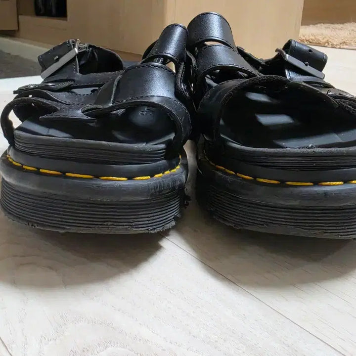 [BUNJANG] Dr. Martens Terry Sandals 270 / 닥터마틴 테리 샌들 270