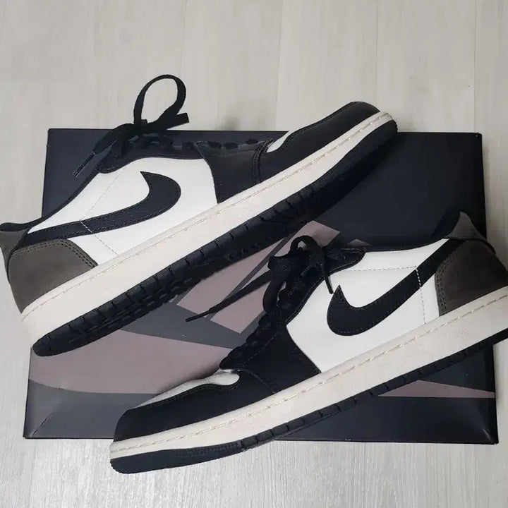 [BUNJANG] Nike Air Jordan 1 Low Mocha Sneakers / [285] 조던1 로우 모카
