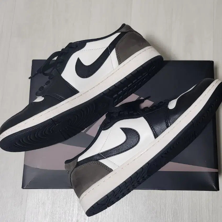 [BUNJANG] Nike Air Jordan 1 Low Mocha Sneakers / [285] 조던1 로우 모카
