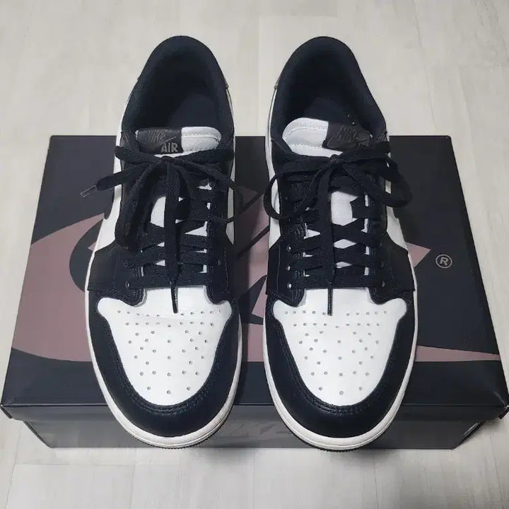 [BUNJANG] Nike Air Jordan 1 Low Mocha Sneakers / [285] 조던1 로우 모카