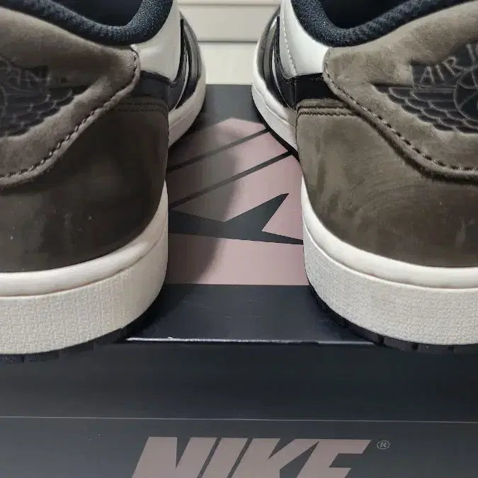 [BUNJANG] Nike Air Jordan 1 Low Mocha Sneakers / [285] 조던1 로우 모카