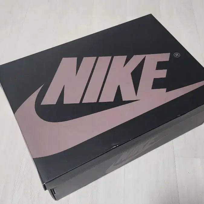 [BUNJANG] Nike Air Jordan 1 Low Mocha Sneakers / [285] 조던1 로우 모카