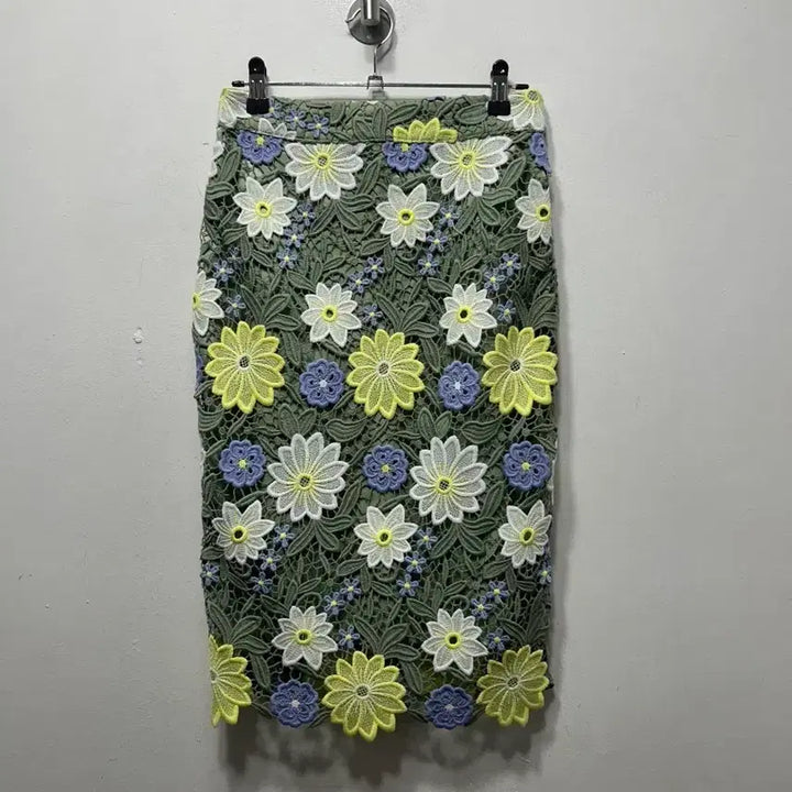 [SOLD OUT] 플라워 레이스 H라인 스커트 S