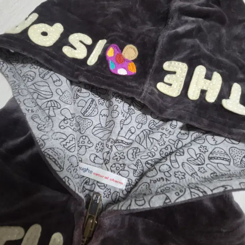 [SOLD OUT] rough 버섯 패치 후드집업