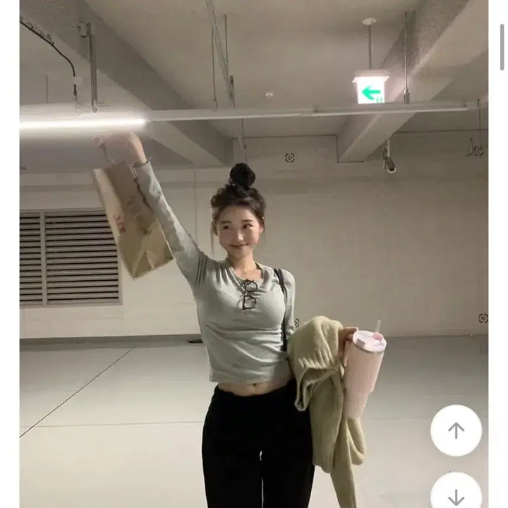 [BUNJANG] Youngnrich Mellia Basic T-shirt / 영앤리치 멜리아 - t 기본티 에이블리 지그재그