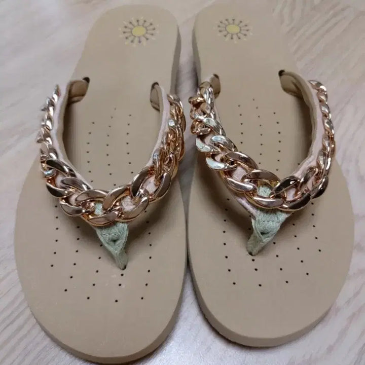 [BUNJANG] Chain Detail Slide Sandals - Beige (Size 240) / 체인 장식 쪼리 샌들 240 사이즈(새상품)