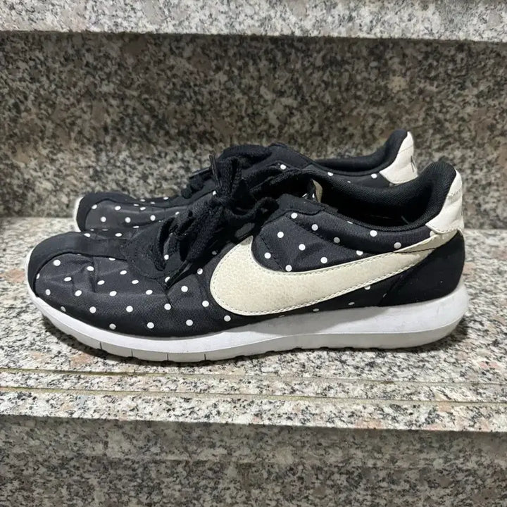 [BUNJANG] Nike Roshe LD-1000 Sneakers (Size 280) / 나이키 로쉐 LD-1000 사이즈 280