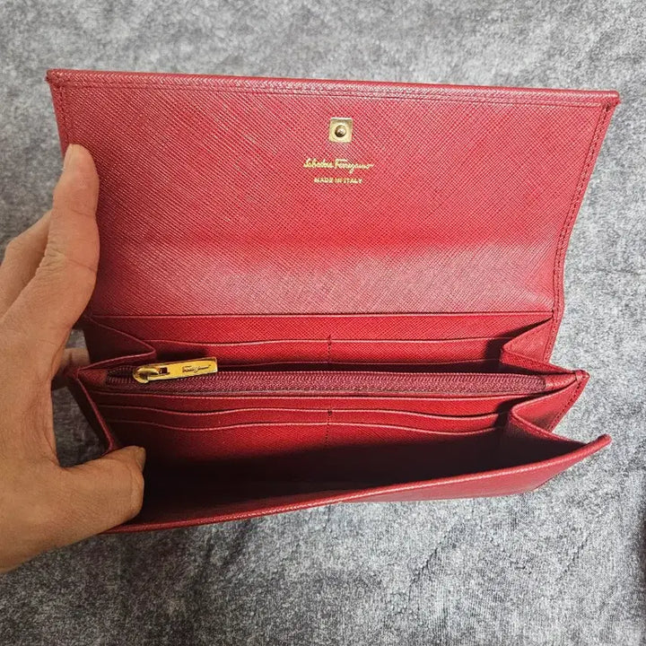 [SOLD OUT] 페라가모 간치니 여성 장지갑