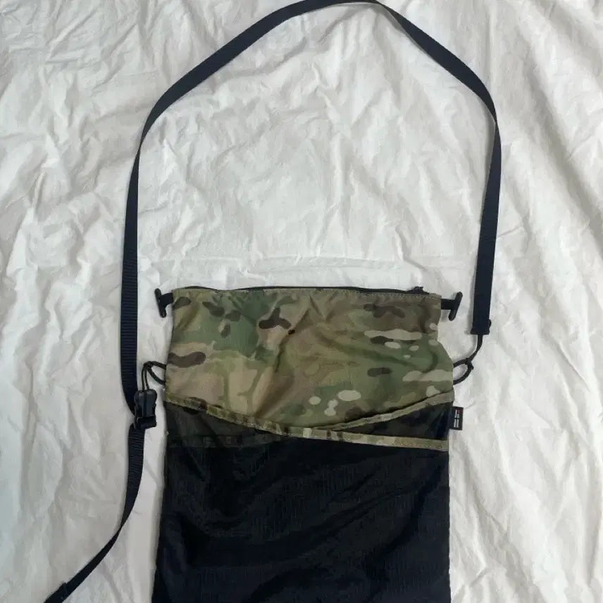 [BUNJANG] Helinox Sacoche Standard Military Crossbody Bag / 터그(헬리녹스) 사코슈 스탠다드 밀리터리 크로스백 팝니다.