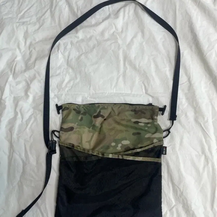 [BUNJANG] Helinox Sacoche Standard Military Crossbody Bag / 터그(헬리녹스) 사코슈 스탠다드 밀리터리 크로스백 팝니다.