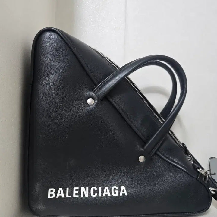 [BUNJANG] Balenciaga Triangle Leather Tote Bag / 발렌시아가 트라이앵글 가죽 토트백 블랙