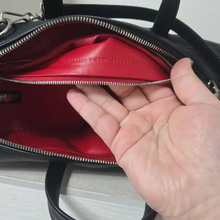 [BUNJANG] Balenciaga Triangle Leather Tote Bag / 발렌시아가 트라이앵글 가죽 토트백 블랙