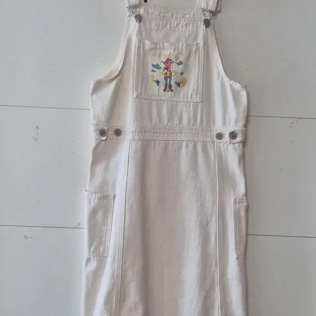 [SOLD OUT] (새상품)멜빵 면 원피스 자수 포인트 점프수트