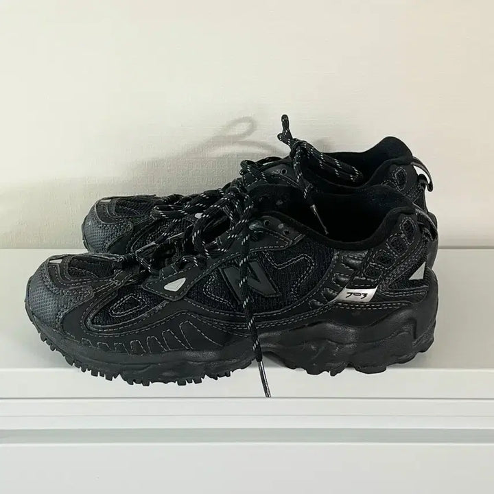 [SOLD OUT] 뉴발란스 런닝화(러닝화) 운동화 팝니다. (230)