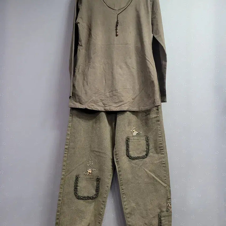 [BUNJANG] Vintage Khaki Embroidered Top and Pants Set / 빈티지 카키색 상하의 세트 (자수 디테일)