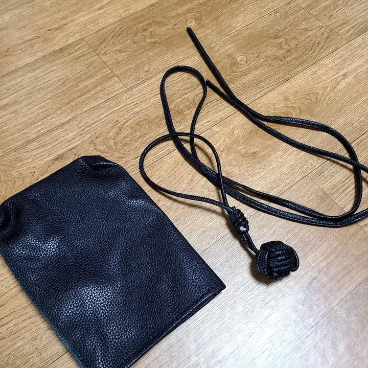 [BUNJANG] Black Leather Mini Crossbody Bag / 블랙 소가죽 미니 크로스백