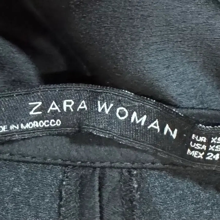 [BUNJANG] ZARA Black Slacks with Crane Print / 일본자라 블랙 슬랙스