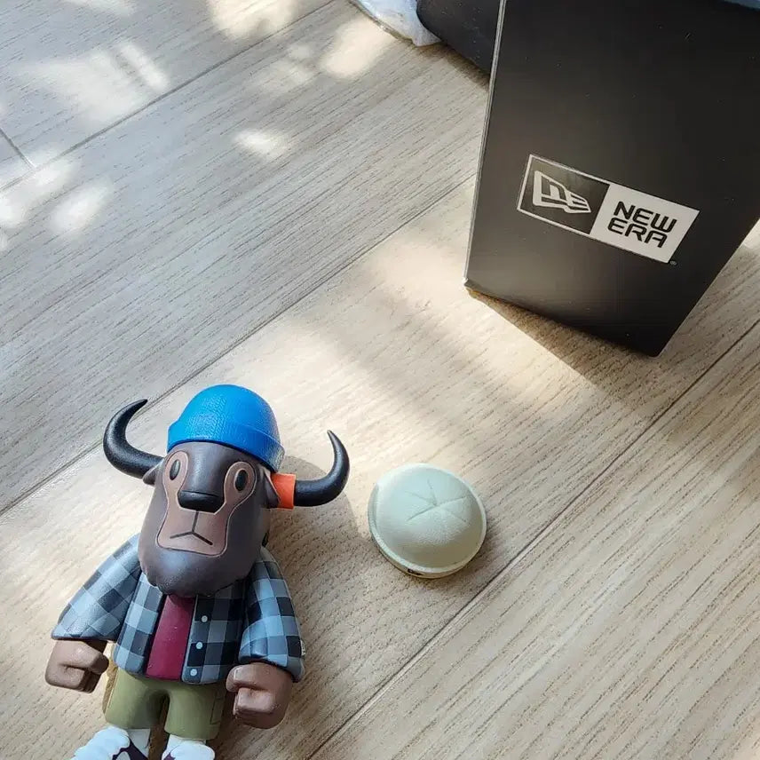 [BUNJANG] New Era Buffalo Figure / 22FW 뉴에라 버팔로 피규어
