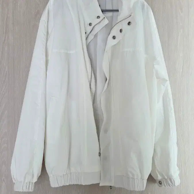 [BUNJANG] LAROOM White Sporty Jumper / 라룸 by LAROOM 화이트 스포티 점퍼