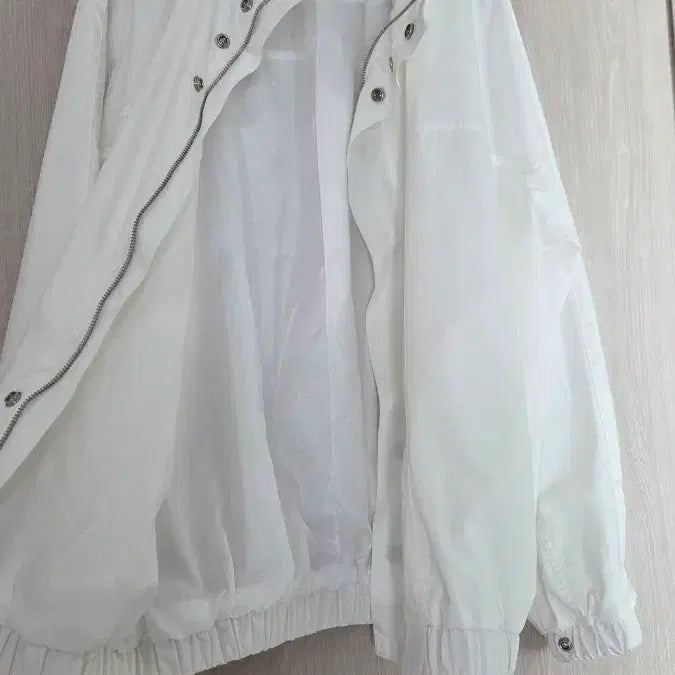 [BUNJANG] LAROOM White Sporty Jumper / 라룸 by LAROOM 화이트 스포티 점퍼