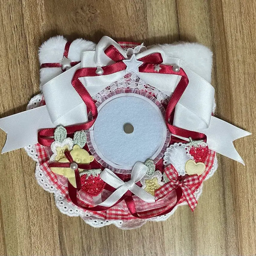 [SOLD OUT] 리본 레이스 탑꾸 로제트 포카홀더 탑로더 수제 캔뱃지 이타백 딸기 빨강