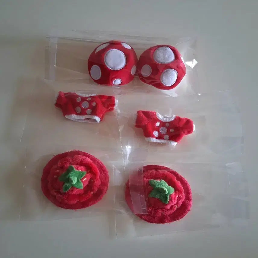 [SOLD OUT] 일괄가격) 5cm 인형옷 tor님 딸기레드 모자&amp;독버섯 모자, 맨투맨